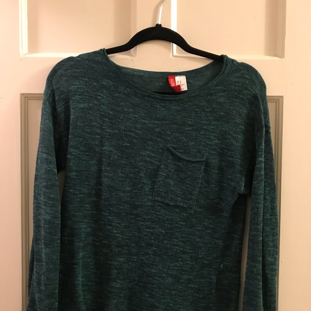 H&M size xs knit top.